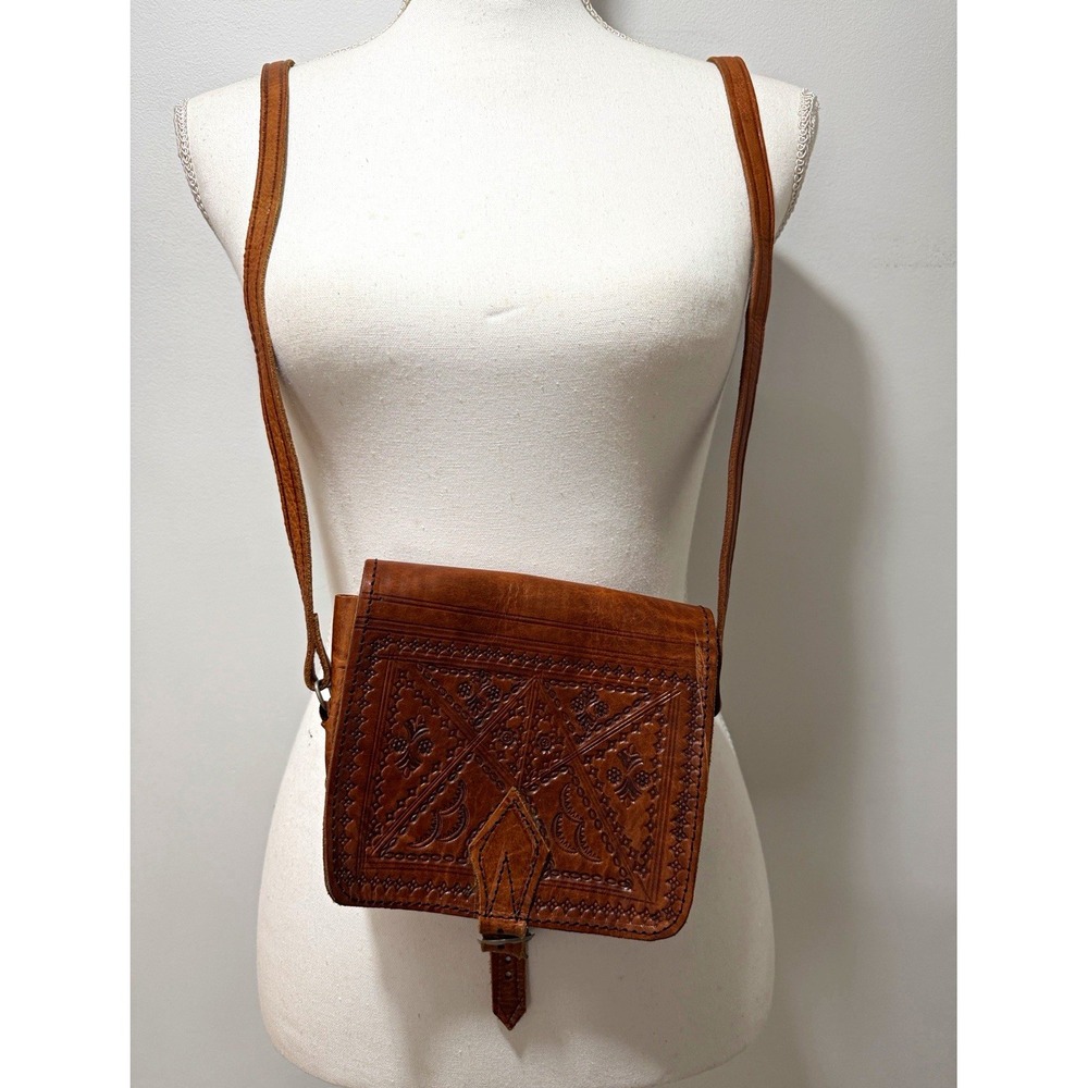 Brown Tooled Embossed Leather Floral Crossbody Bag Buckle Western Vintage 90s